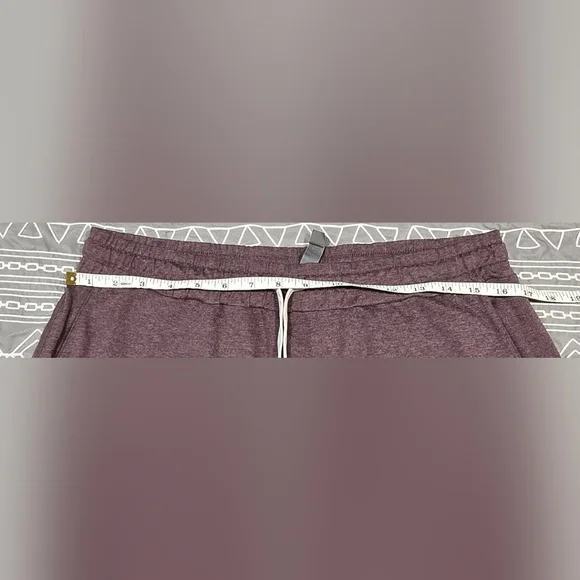 Vuori Womens Performance Joggers In a Burgundy Color Size Large - Picture 6 of 8